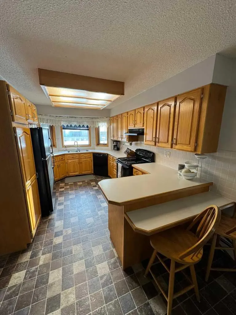 1925 5 Avenue Wainwright AB T9W1J3