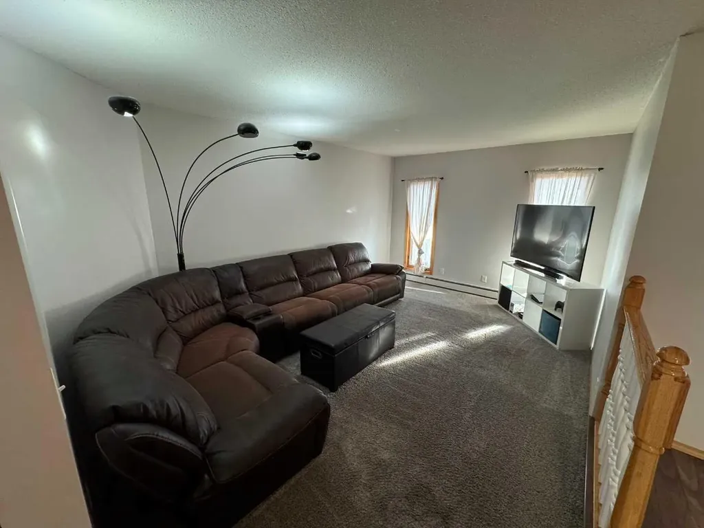 1925 5 Avenue Wainwright AB T9W1J3