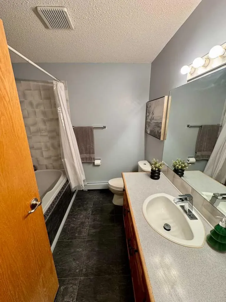 1925 5 Avenue Wainwright AB T9W1J3
