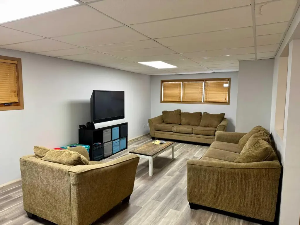 1925 5 Avenue Wainwright AB T9W1J3