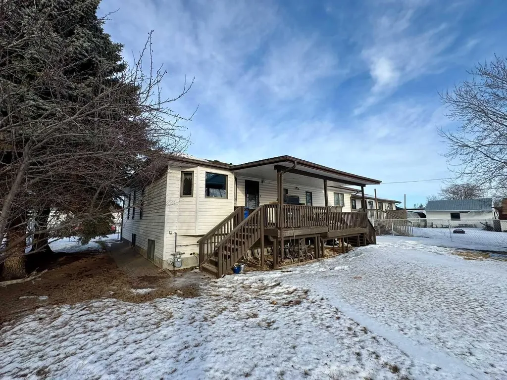 1925 5 Avenue Wainwright AB T9W1J3