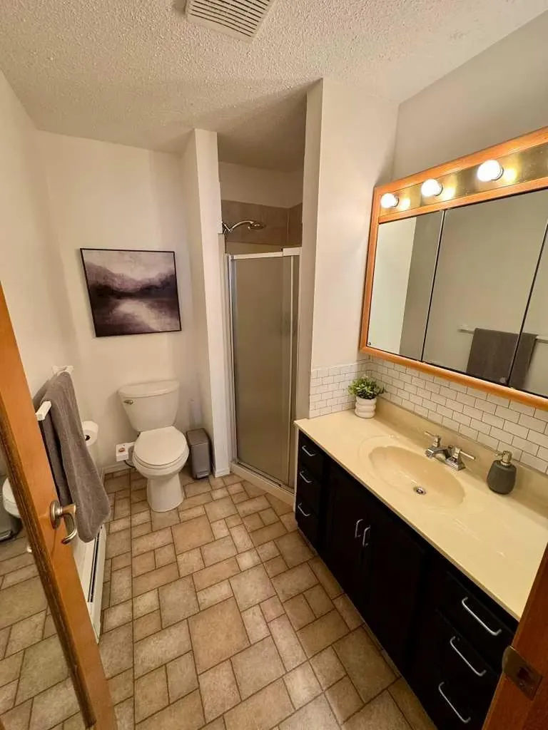 1925 5 Avenue Wainwright AB T9W1J3