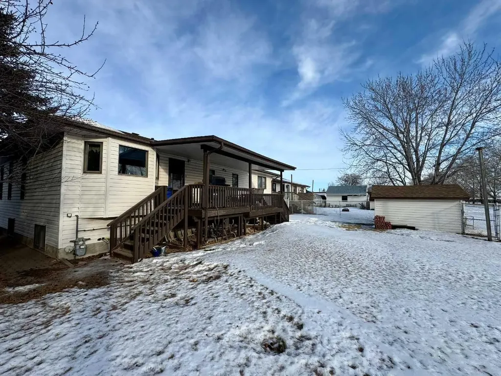 1925 5 Avenue Wainwright AB T9W1J3