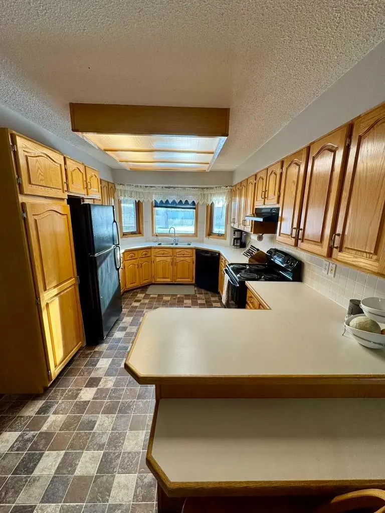 1925 5 Avenue Wainwright AB T9W1J3