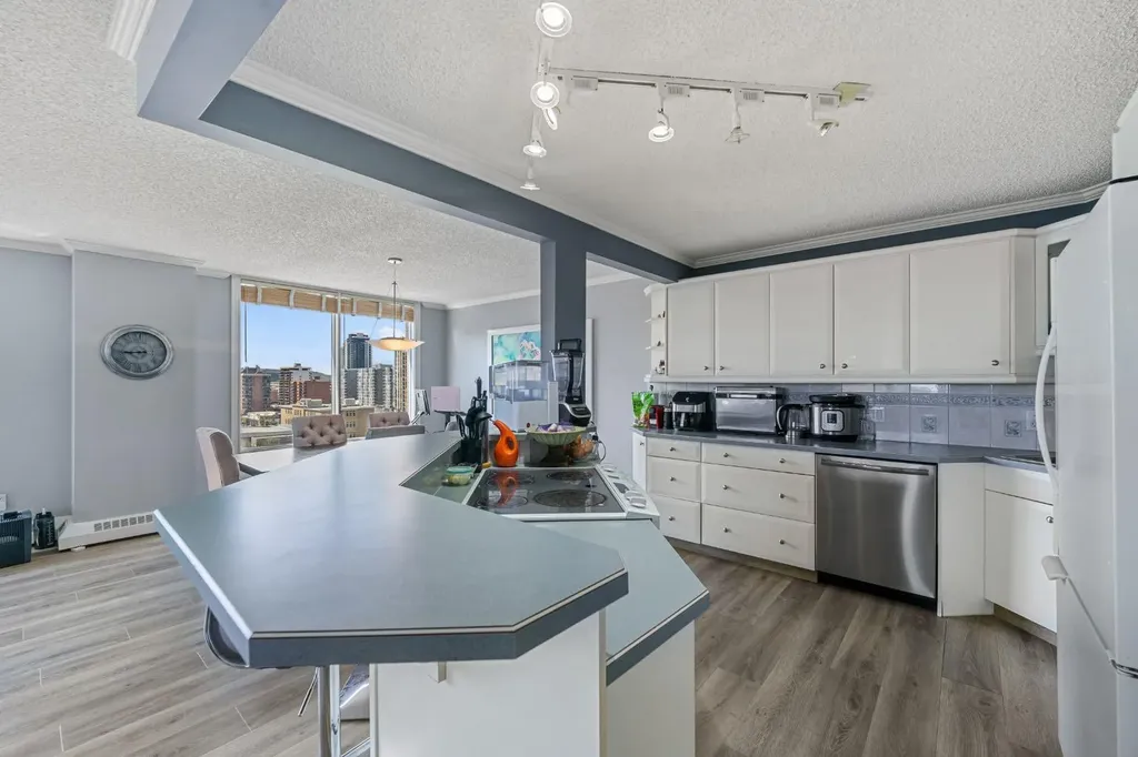 1001 13 Avenue SW Calgary AB T2R 0L5