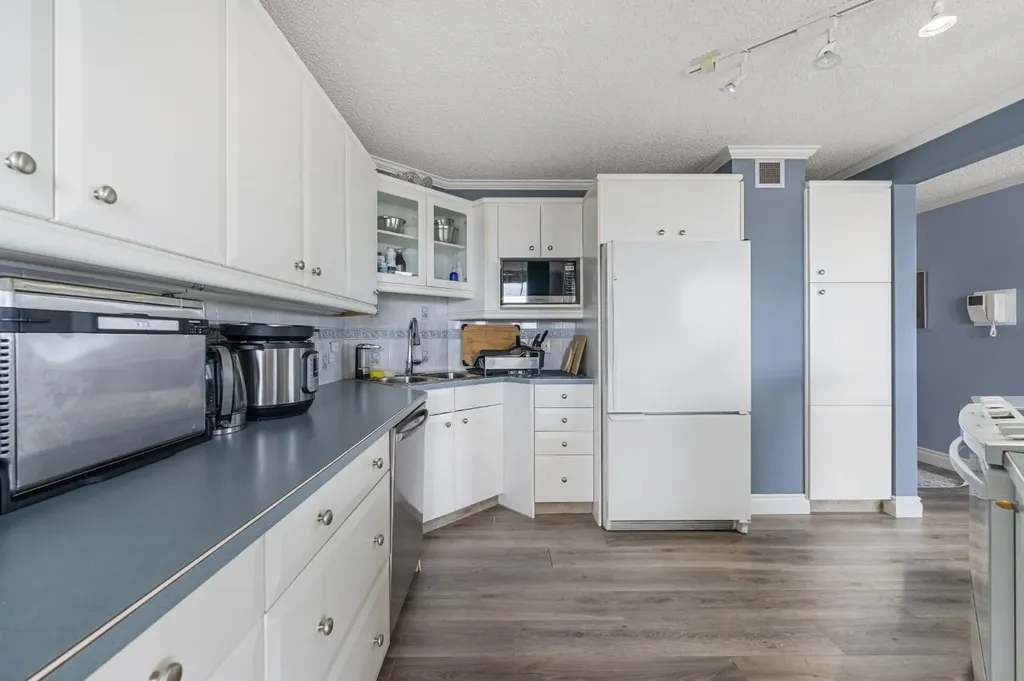 1001 13 Avenue SW Calgary AB T2R 0L5
