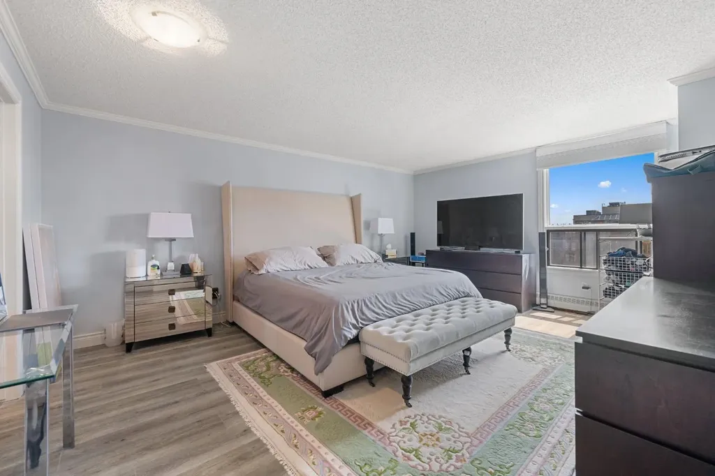 1001 13 Avenue SW Calgary AB T2R 0L5