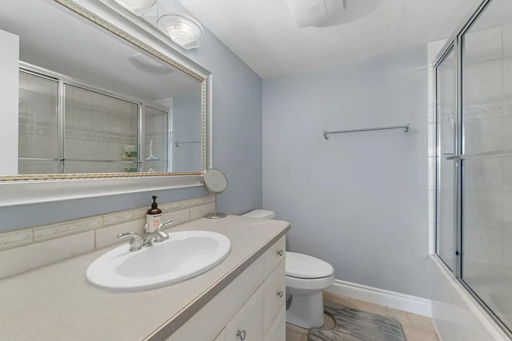 1001 13 Avenue SW Calgary AB T2R 0L5