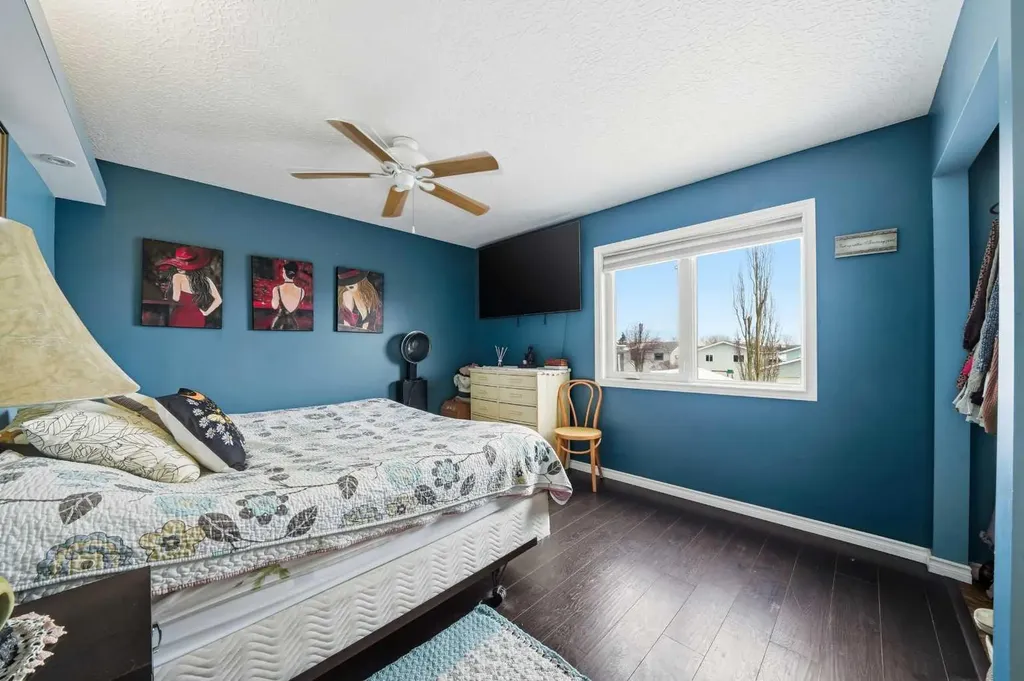 4707 44 Street Sylvan Lake AB T4S 1P5