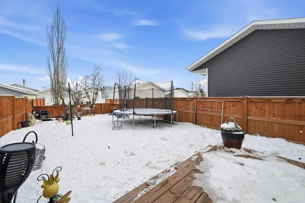 4707 44 Street Sylvan Lake AB T4S 1P5