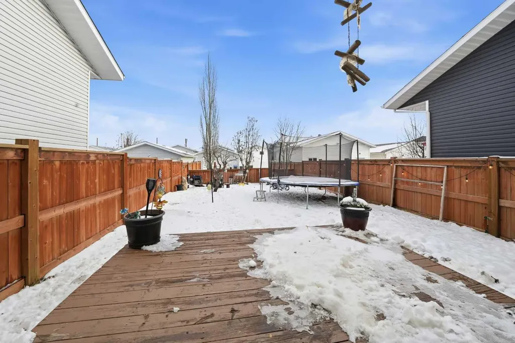 4707 44 Street Sylvan Lake AB T4S 1P5