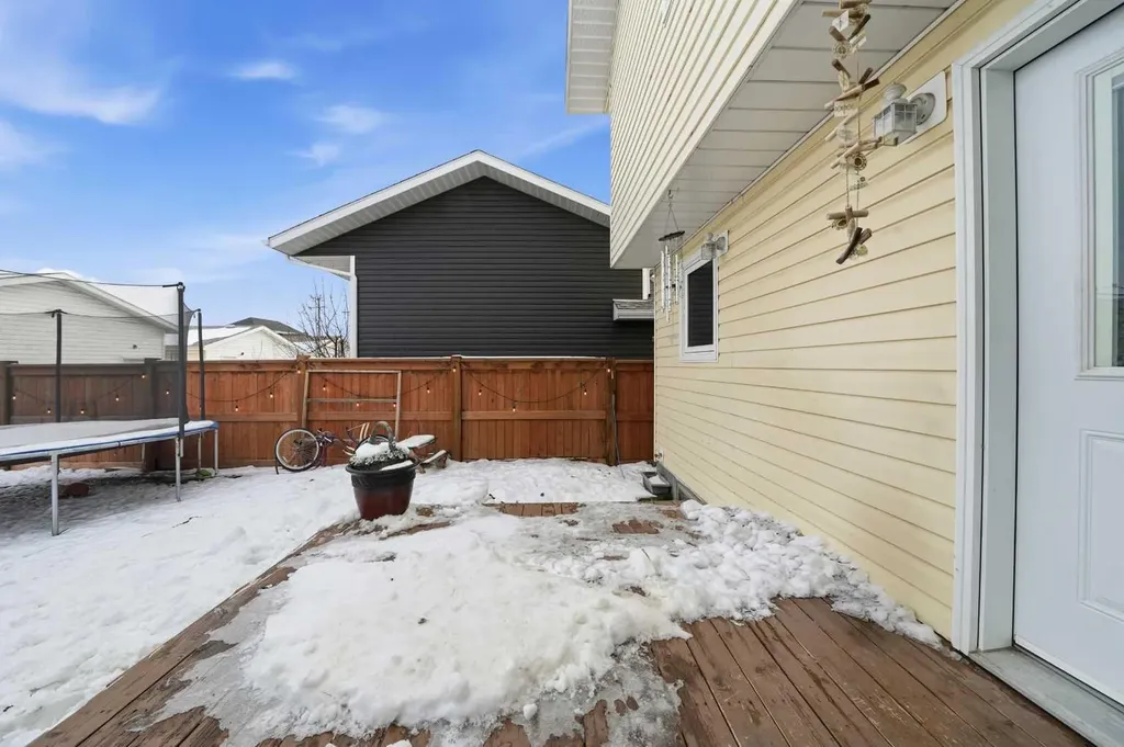 4707 44 Street Sylvan Lake AB T4S 1P5
