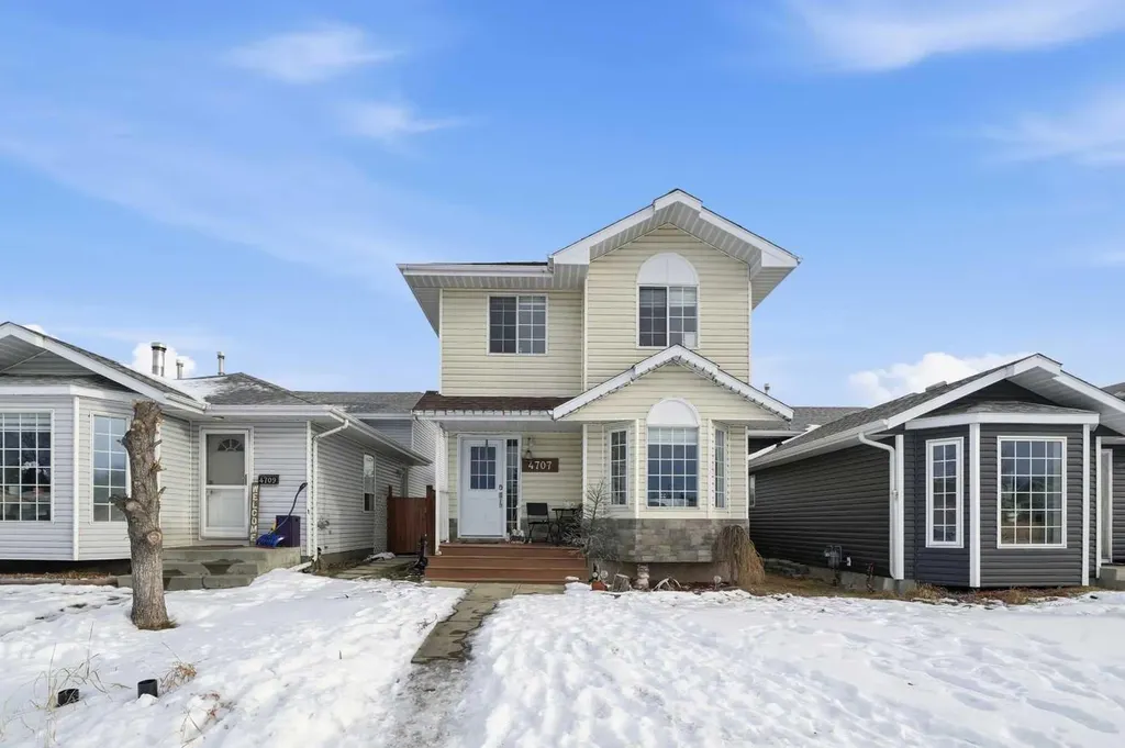 4707 44 Street Sylvan Lake AB T4S 1P5