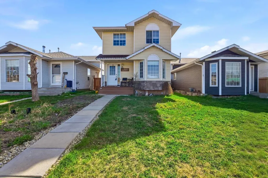 4707 44 Street Sylvan Lake AB T4S 1P5