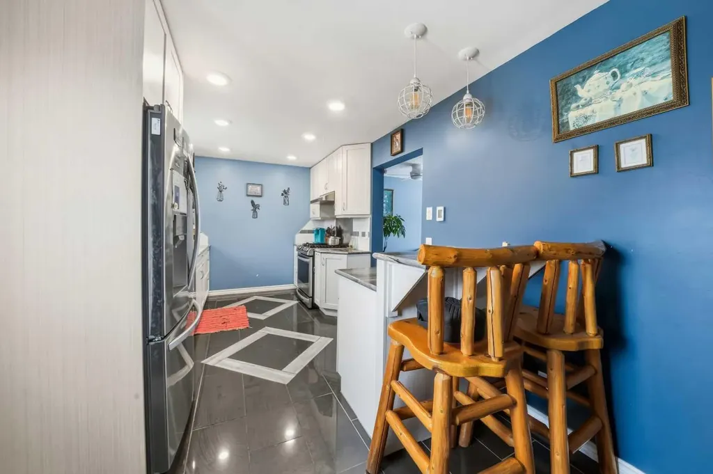 4707 44 Street Sylvan Lake AB T4S 1P5