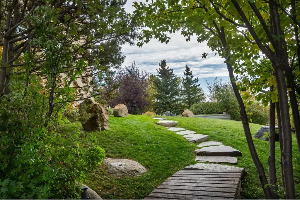 25102 Lower Springbank Road Rural Rocky View County AB T3Z3J9