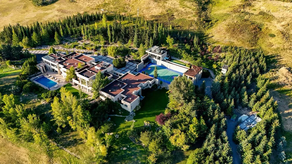 25102 Lower Springbank Road Rural Rocky View County AB T3Z3J9