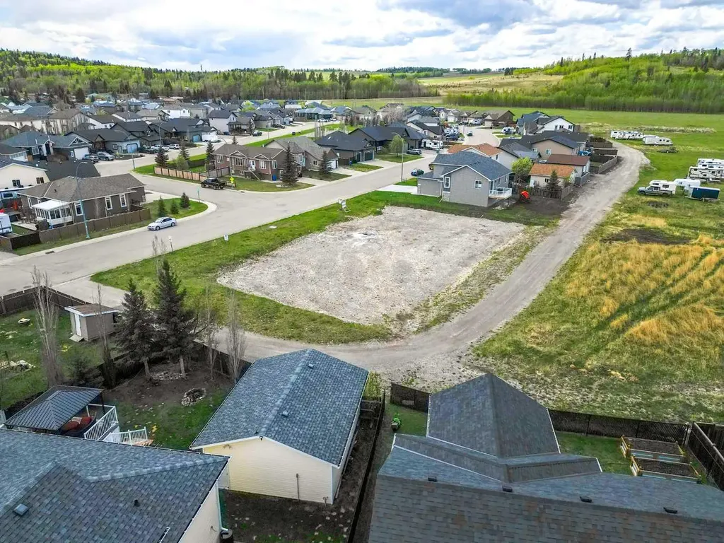 222 12 Avenue NE Sundre AB T0M1X0