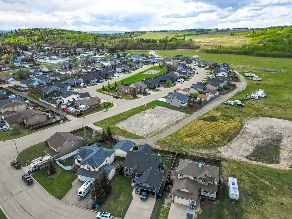 222 12 Avenue NE Sundre AB T0M1X0