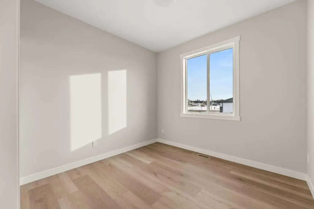 5 Williams Avenue Olds AB T4H 1E7