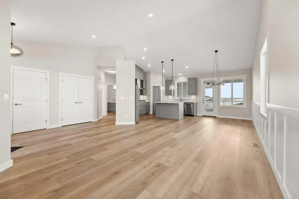 5 Williams Avenue Olds AB T4H 1E7