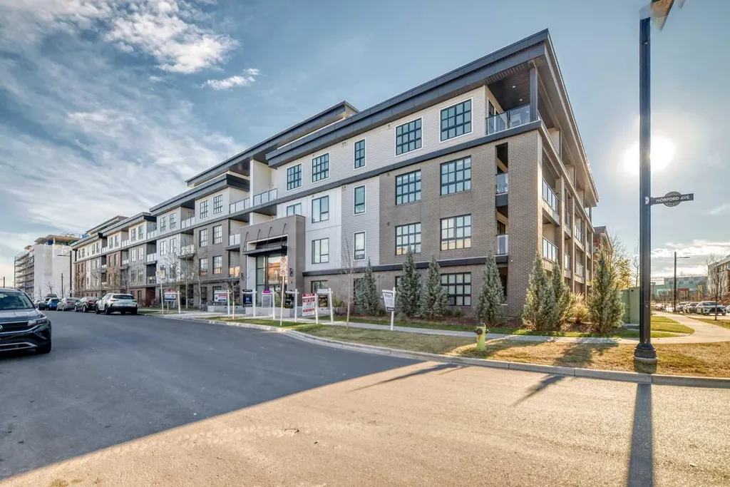 4275 Norford Avenue NW Calgary AB T3B 6M2