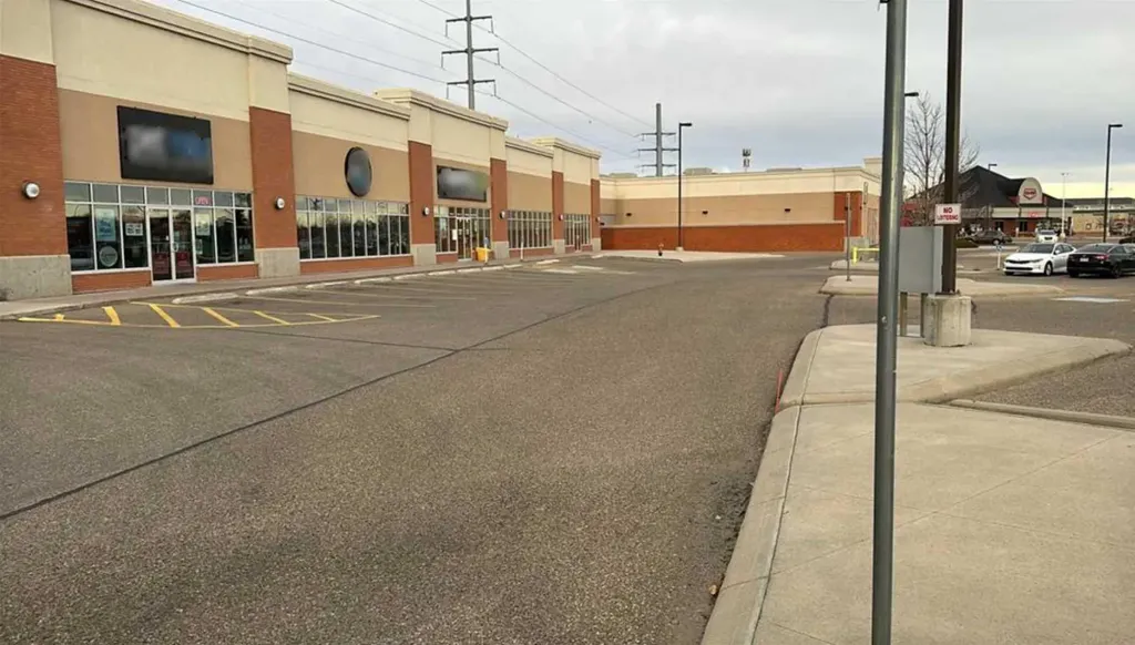 2440 Division Avenue NW Medicine Hat AB T1A 0C3