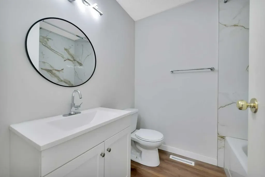 112 Barrett Drive Red Deer AB T4R 1J3