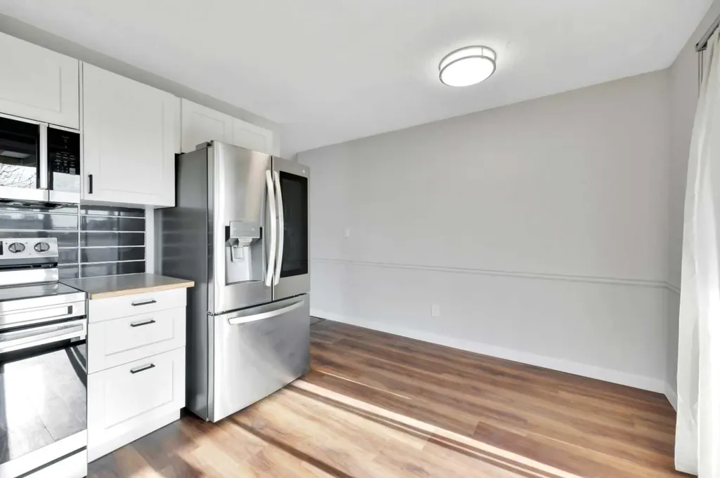 112 Barrett Drive Red Deer AB T4R 1J3