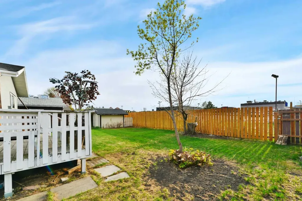 112 Barrett Drive Red Deer AB T4R 1J3