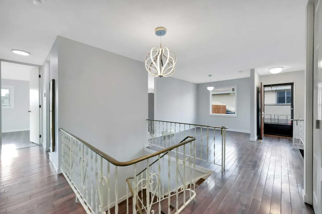 112 Barrett Drive Red Deer AB T4R 1J3