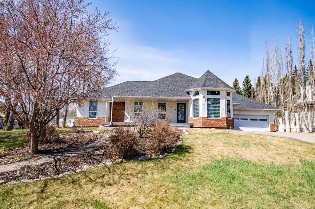 2 Grand Avenue Norglenwold AB T4S 1S5