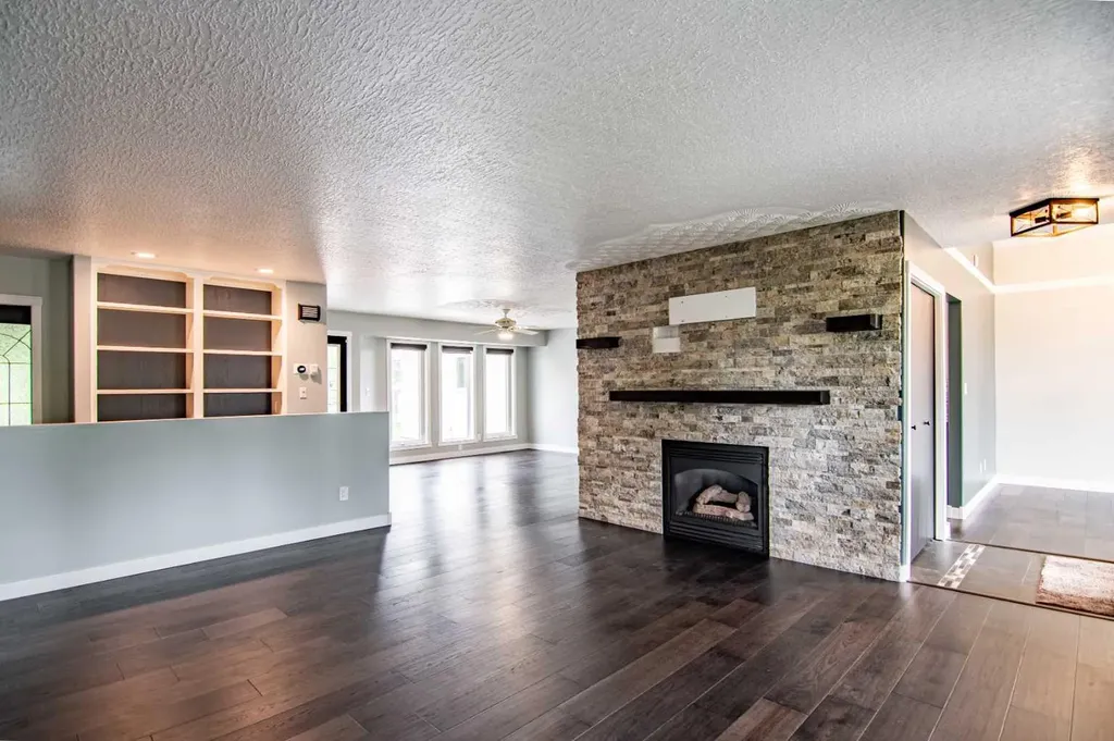 2 Grand Avenue Norglenwold AB T4S 1S5