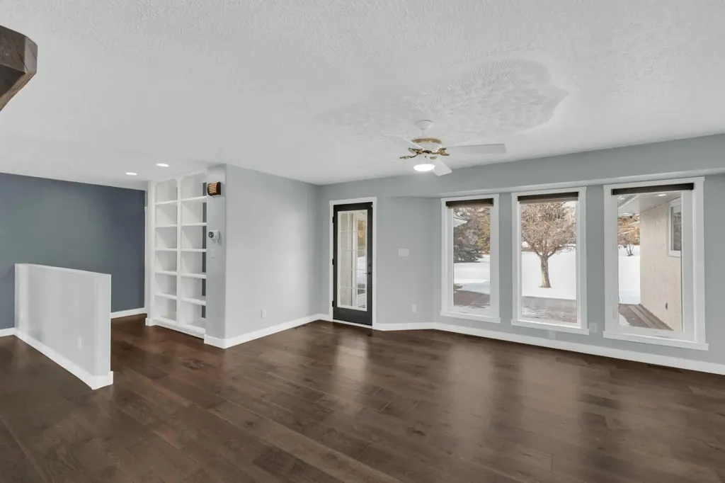 2 Grand Avenue Norglenwold AB T4S 1S5