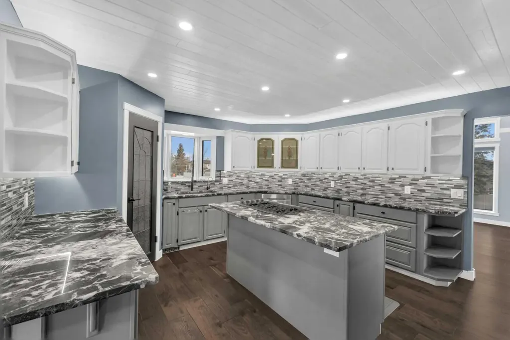 2 Grand Avenue Norglenwold AB T4S 1S5