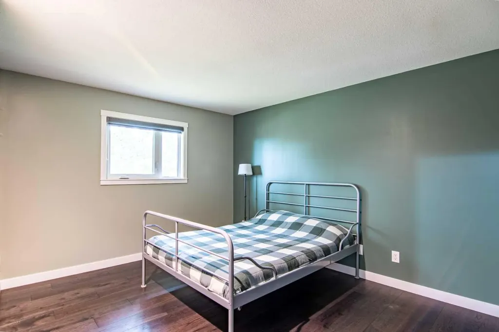 2 Grand Avenue Norglenwold AB T4S 1S5