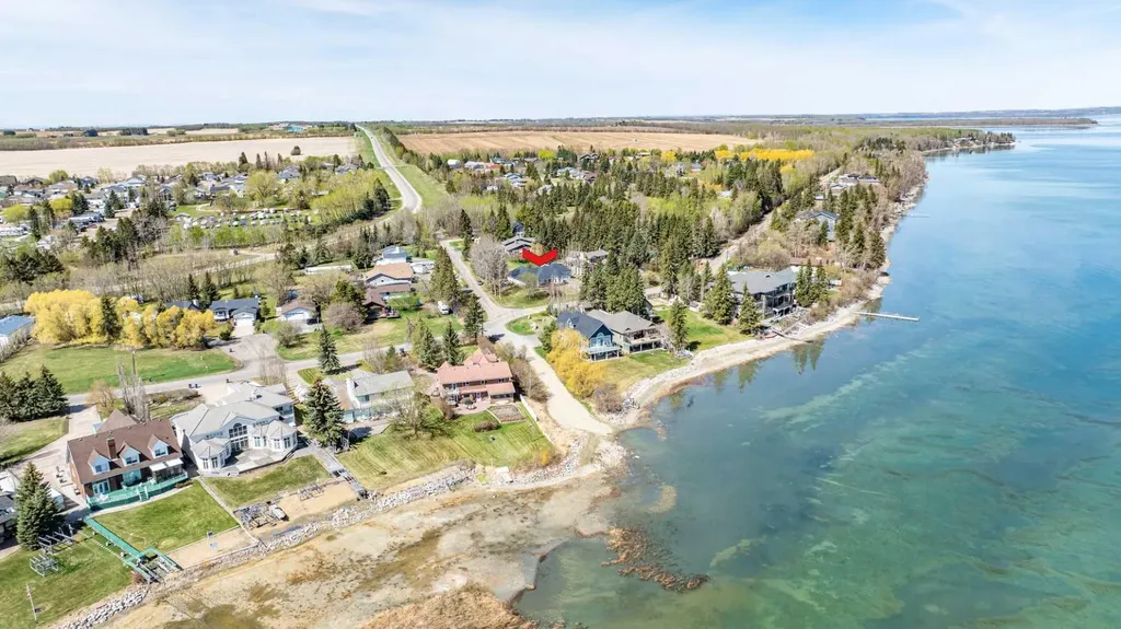 2 Grand Avenue Norglenwold AB T4S 1S5