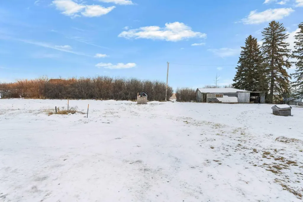 320075 Range Road 240 Rural Kneehill County AB T0M 1A0