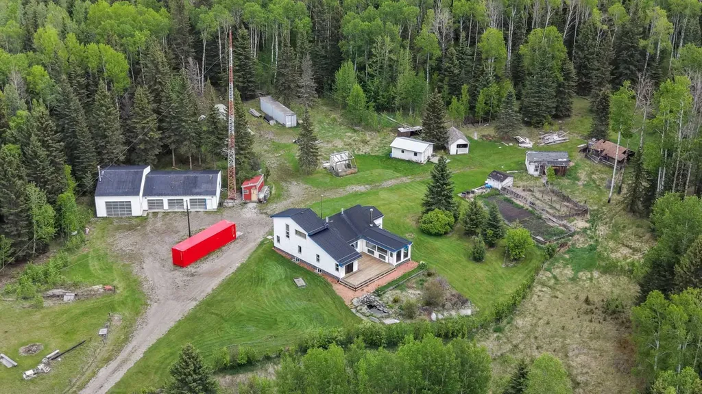 33235 Range Road 64 Rural Mountain View County AB T0M 1X0