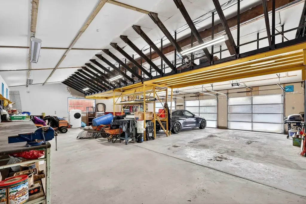 33235 Range Road 64 Rural Mountain View County AB T0M 1X0