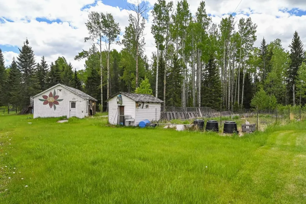 33235 Range Road 64 Rural Mountain View County AB T0M 1X0