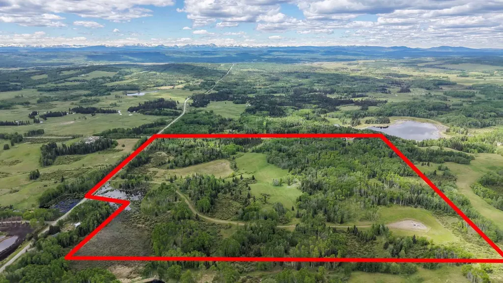 33235 Range Road 64 Rural Mountain View County AB T0M 1X0