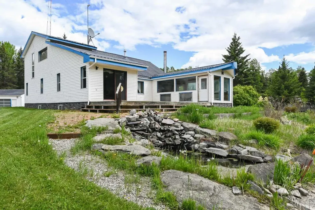 33235 Range Road 64 Rural Mountain View County AB T0M 1X0