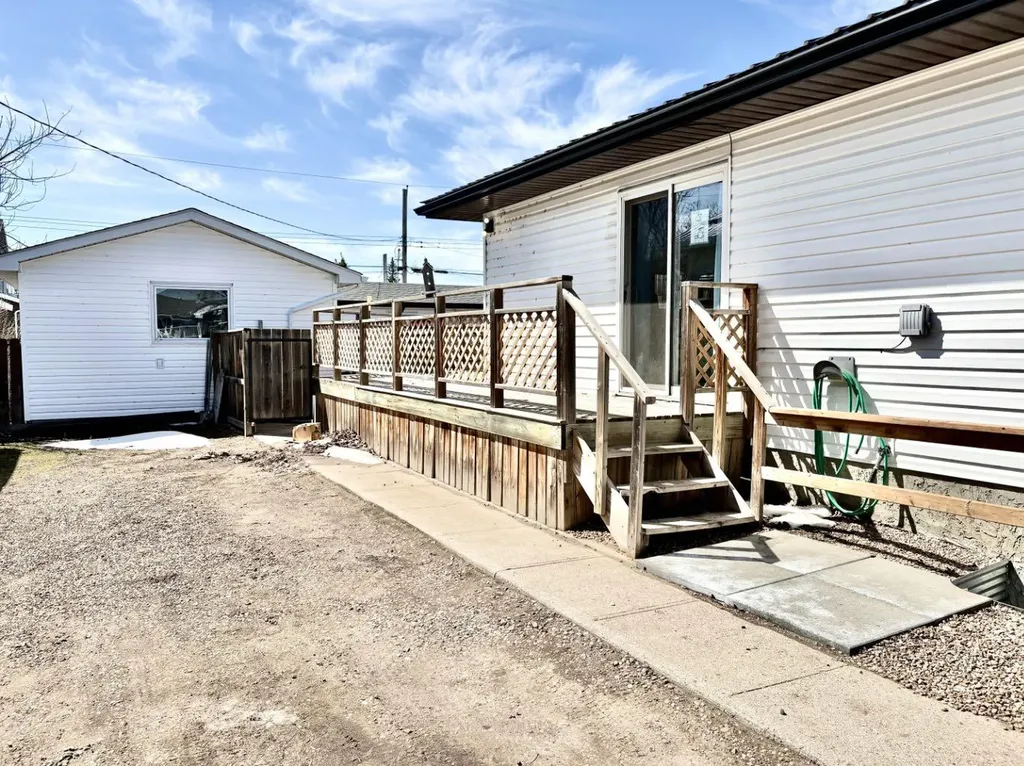413 2 Avenue E Oyen AB T0J2J0