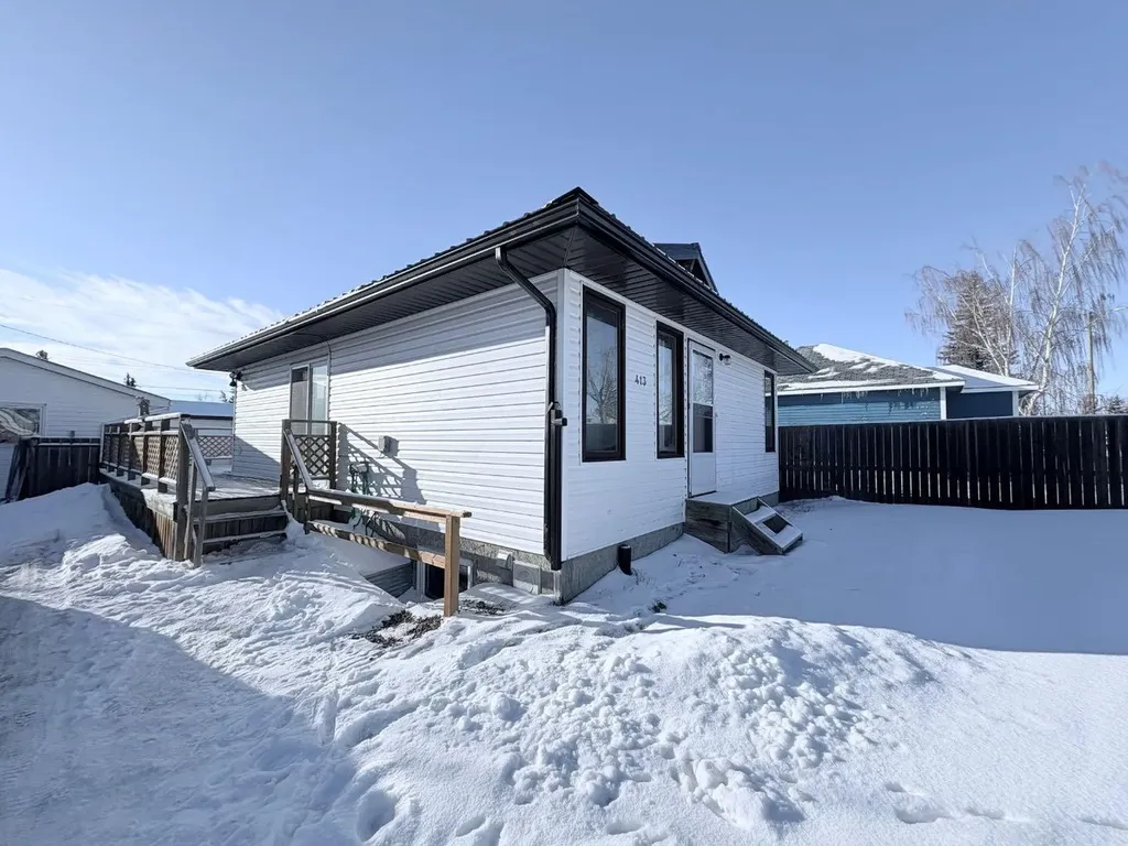 413 2 Avenue E Oyen AB T0J2J0