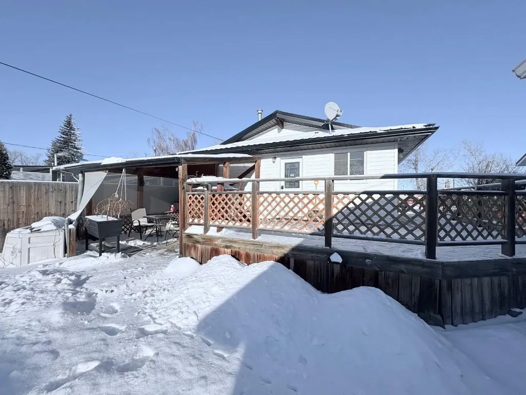413 2 Avenue E Oyen AB T0J2J0