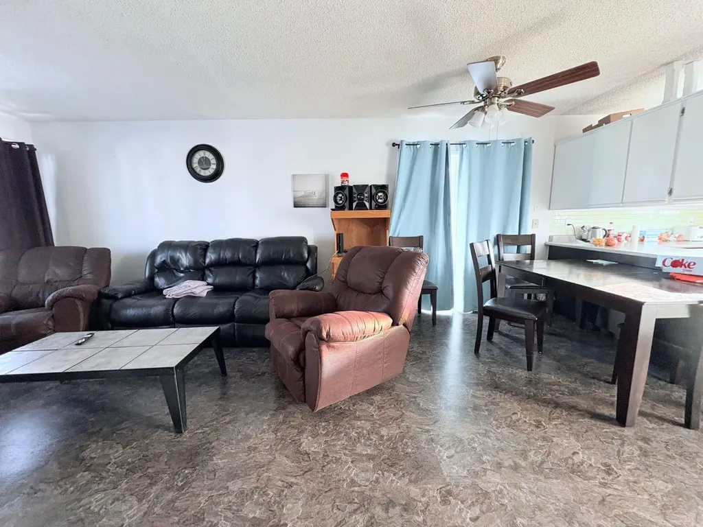 413 2 Avenue E Oyen AB T0J2J0