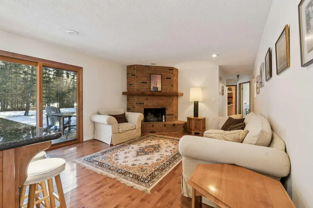 28 Wolf Drive Rural Rocky View County AB T3Z 1A3