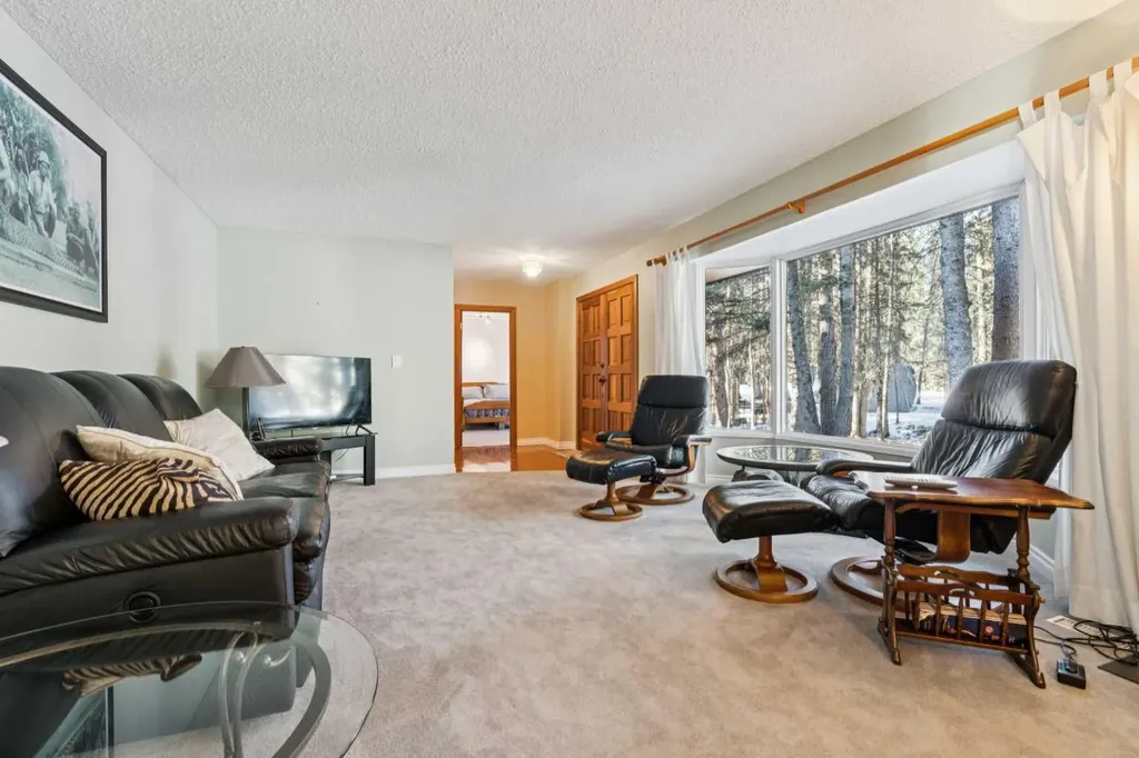 28 Wolf Drive Rural Rocky View County AB T3Z 1A3
