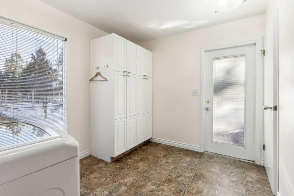 28 Wolf Drive Rural Rocky View County AB T3Z 1A3